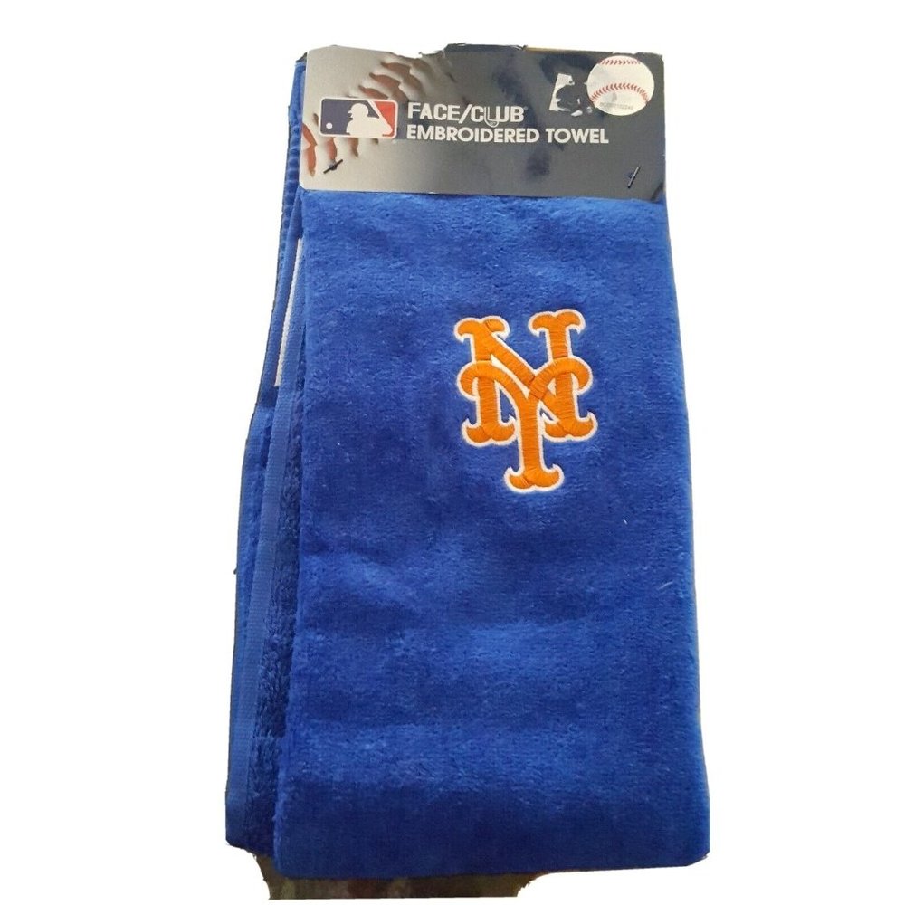 New York Mets Embroidered 16" x 24" Face & Club Tri-Fold Golf Towel